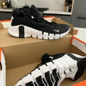 Nike Free Metcon 4 Training Shoe (women's 9.5, black)